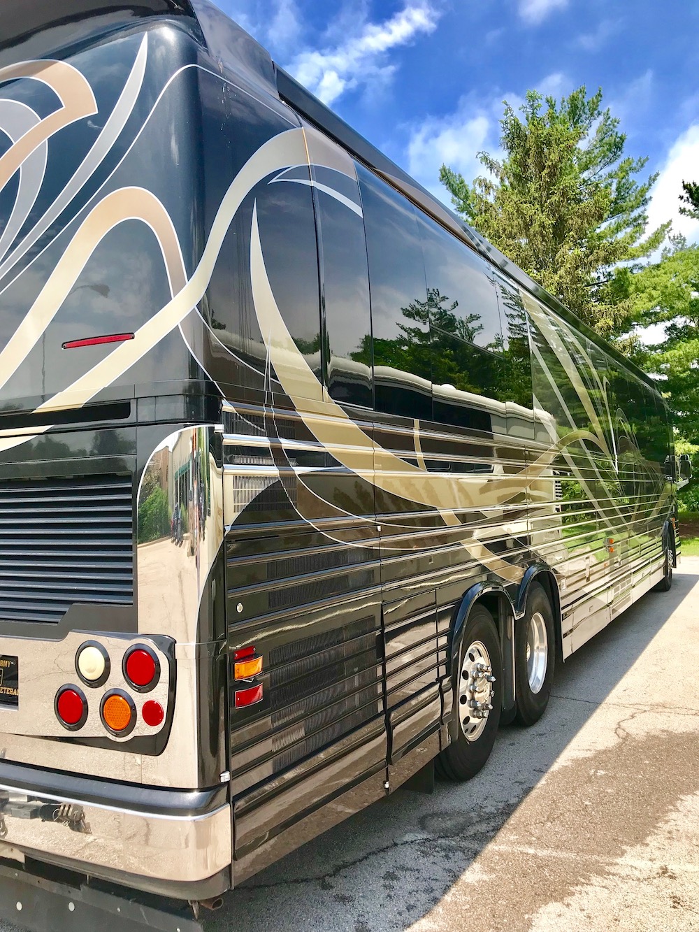 2008 Prevost Country Coach XLII For Sale