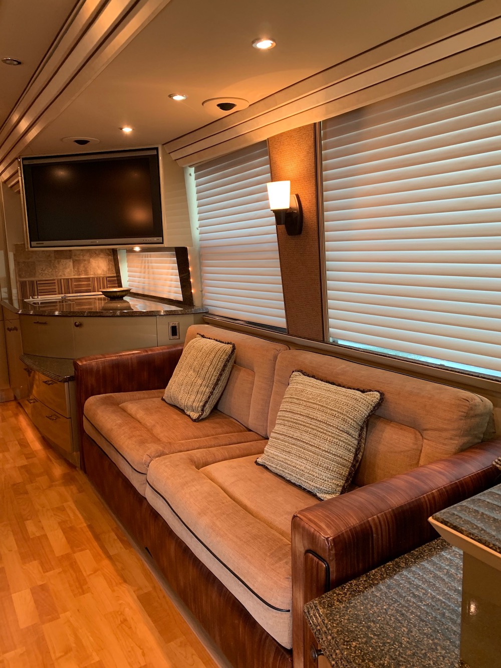 2008 Prevost Country Coach XLII For Sale