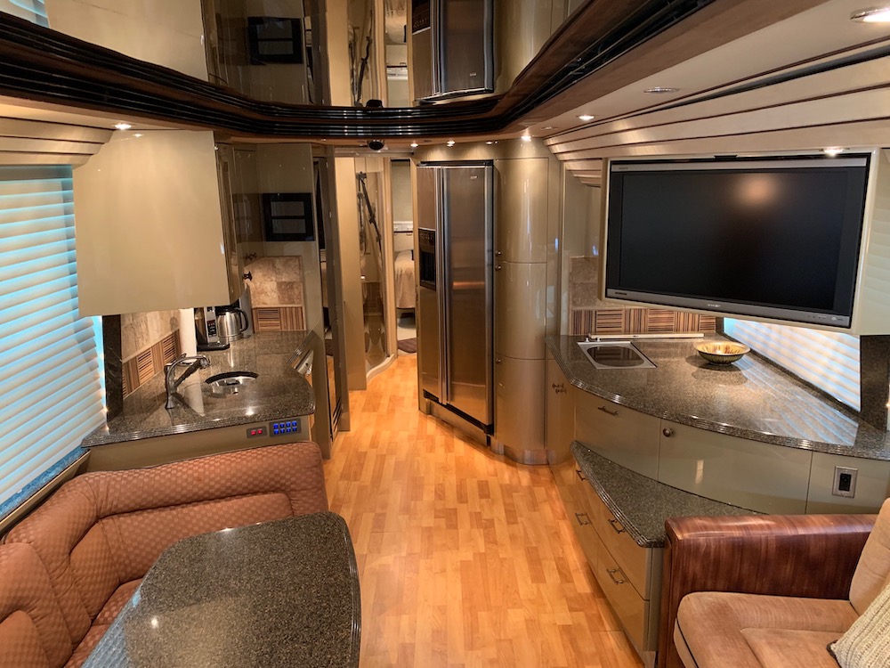 2008 Prevost Country Coach XLII For Sale