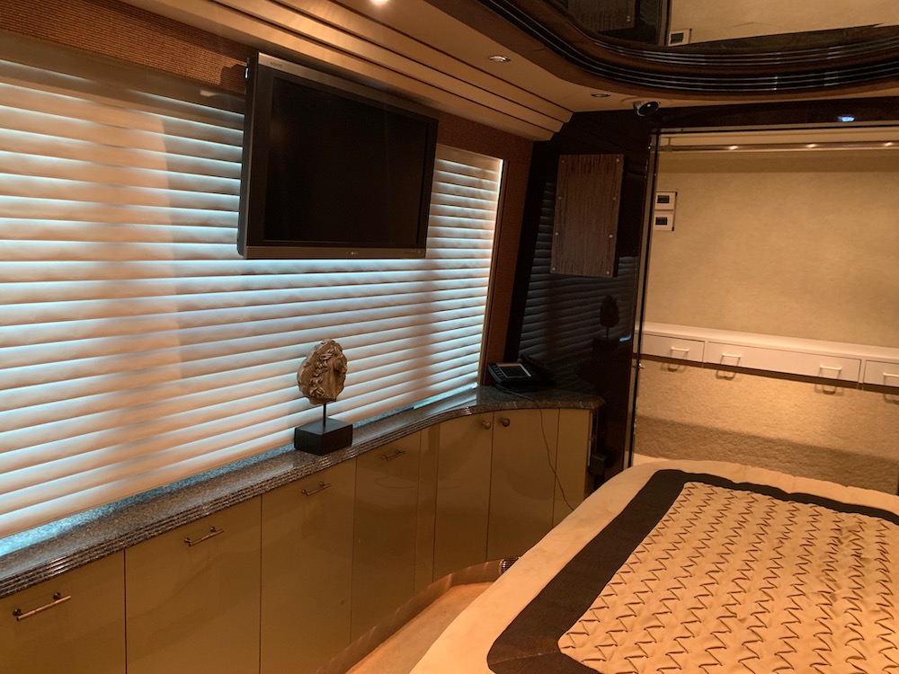 2008 Prevost Country Coach XLII For Sale