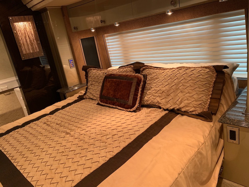 2008 Prevost Country Coach XLII For Sale