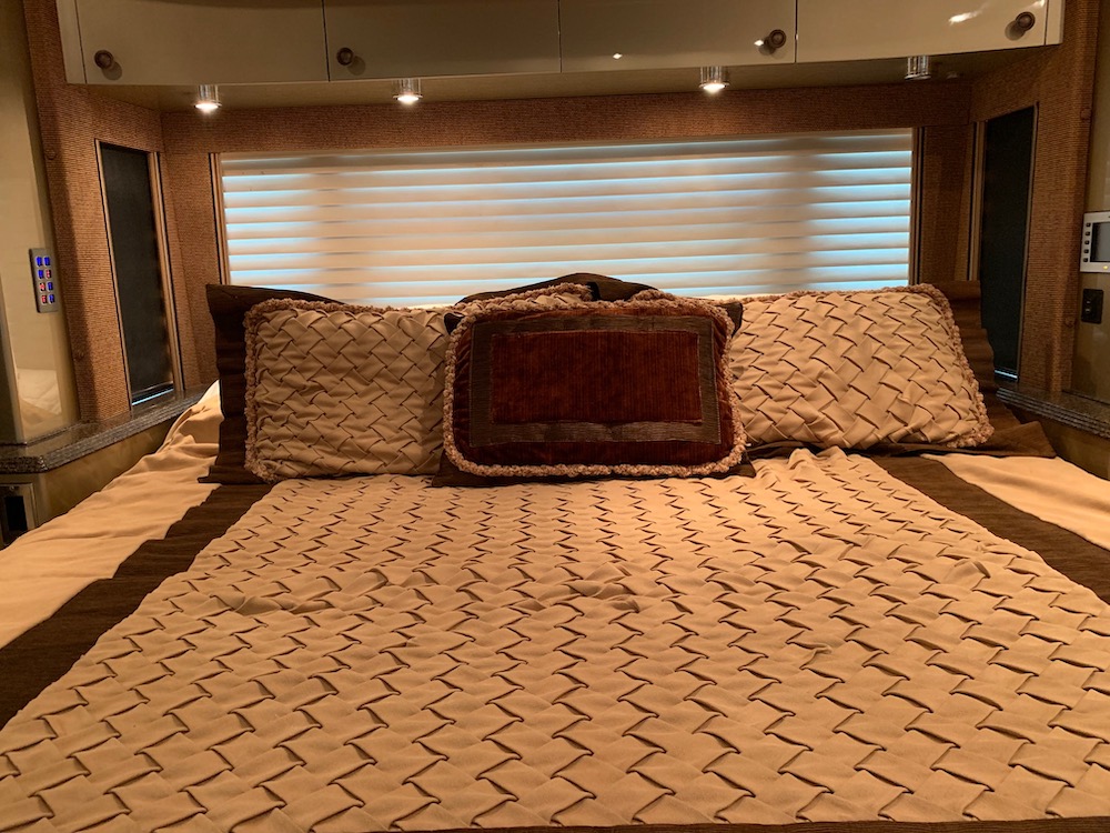 2008 Prevost Country Coach XLII For Sale