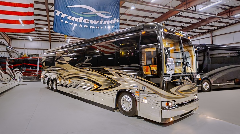 2008 Prevost Featherlite XLII For Sale