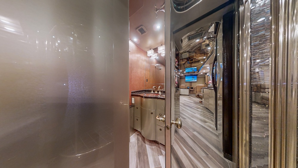 2008 Prevost Featherlite XLII For Sale