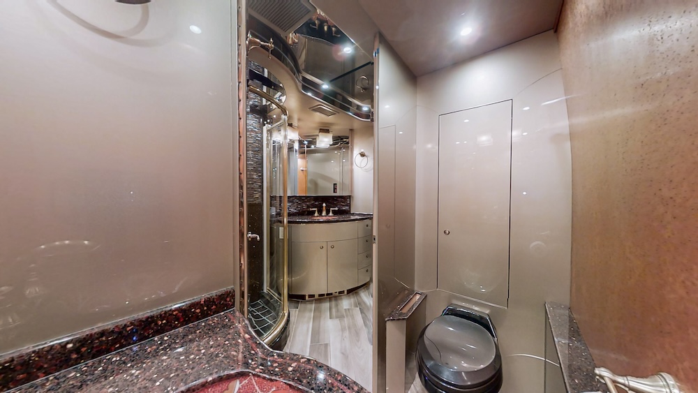2008 Prevost Featherlite XLII For Sale