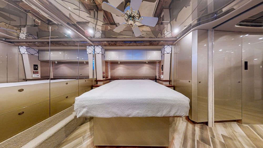 2008 Prevost Featherlite XLII For Sale