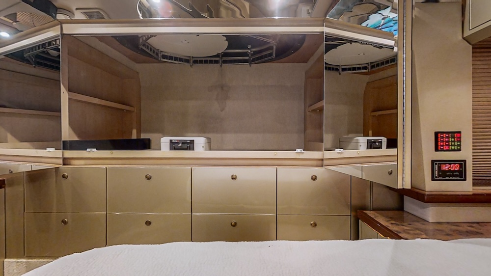 2008 Prevost Featherlite XLII For Sale