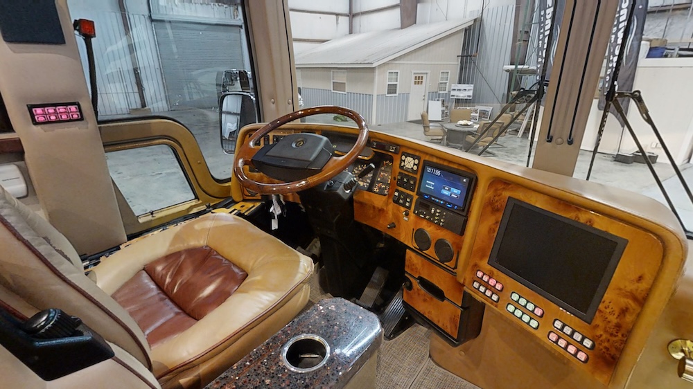 2008 Prevost Featherlite XLII For Sale