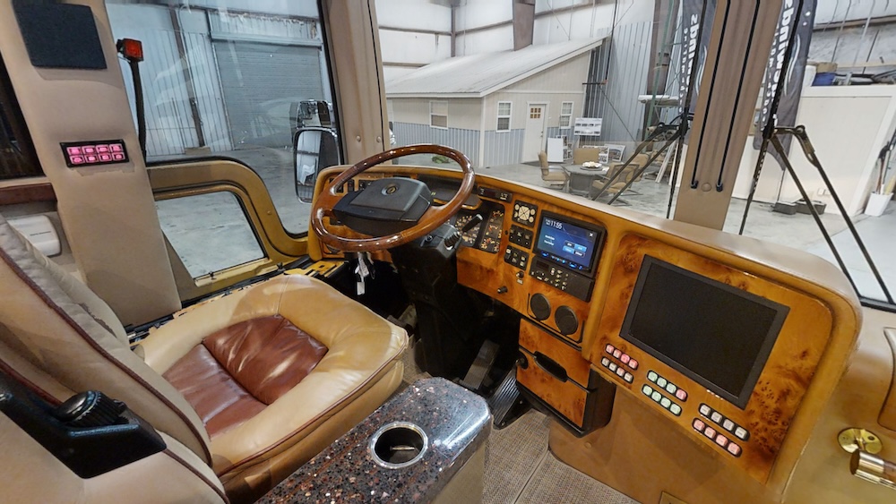 2008 Prevost Featherlite XLII For Sale