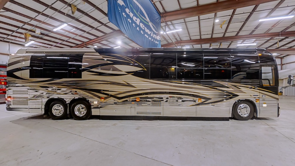 2008 Prevost Featherlite XLII For Sale