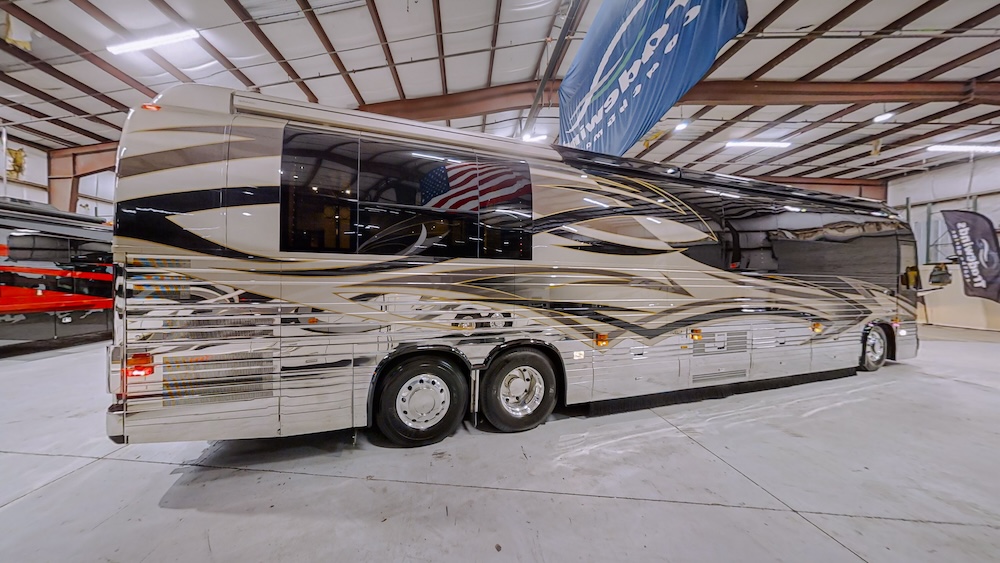 2008 Prevost Featherlite XLII For Sale