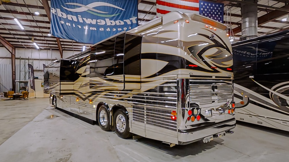2008 Prevost Featherlite XLII For Sale