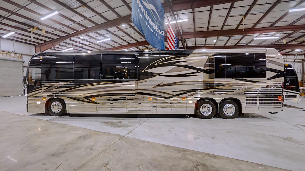 2008 Prevost Featherlite XLII For Sale