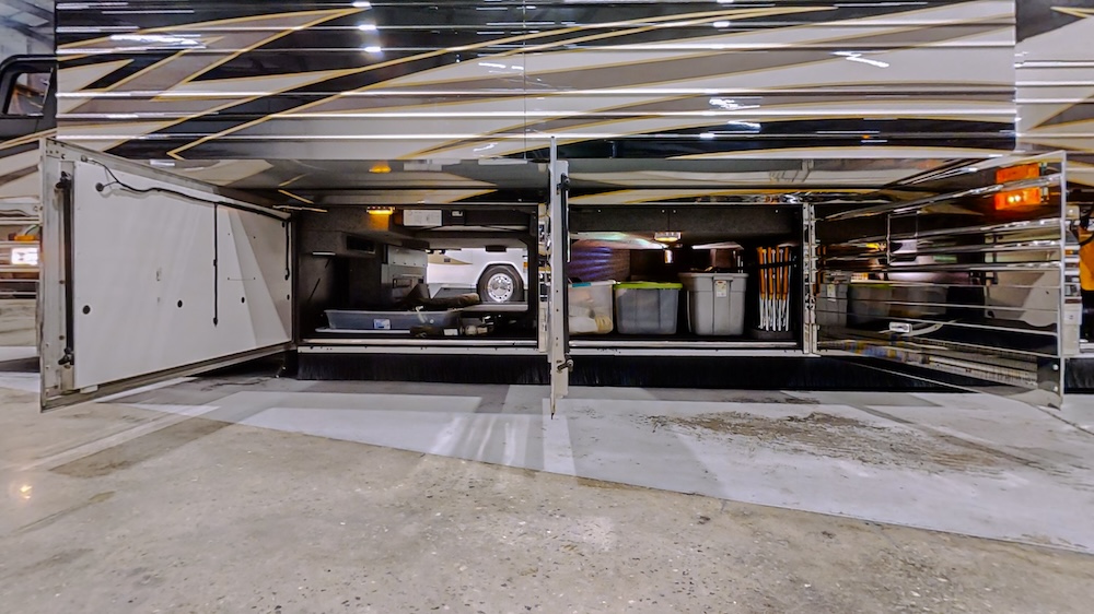 2008 Prevost Featherlite XLII For Sale