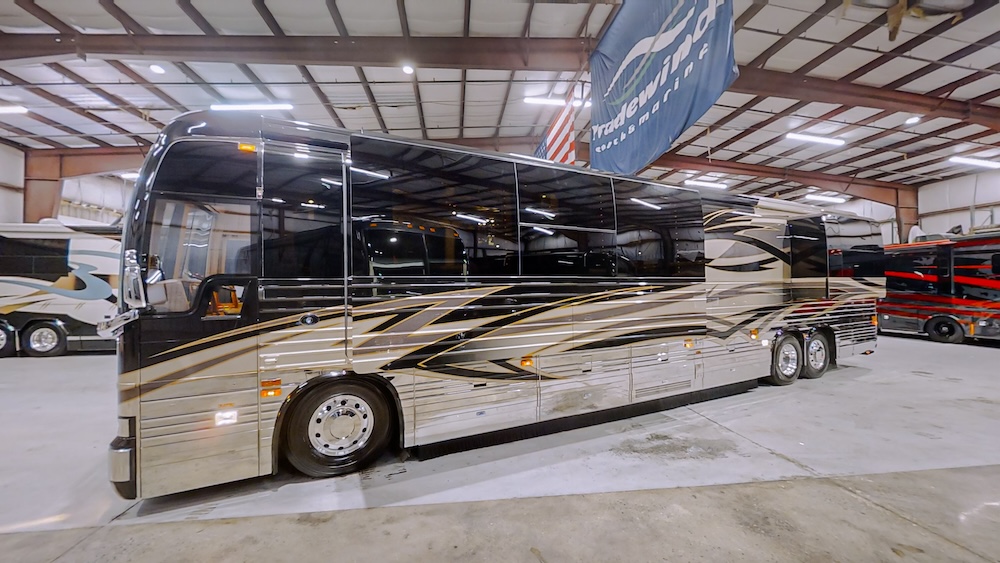 2008 Prevost Featherlite XLII For Sale