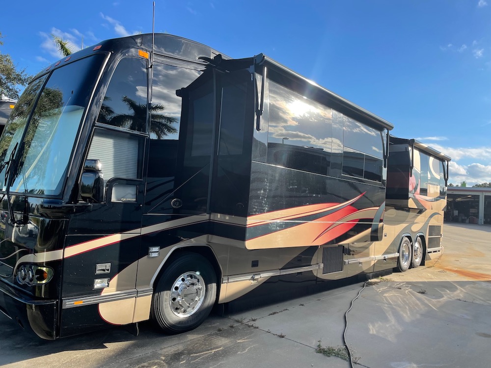 2008 Prevost Featherlite H3-45 For Sale