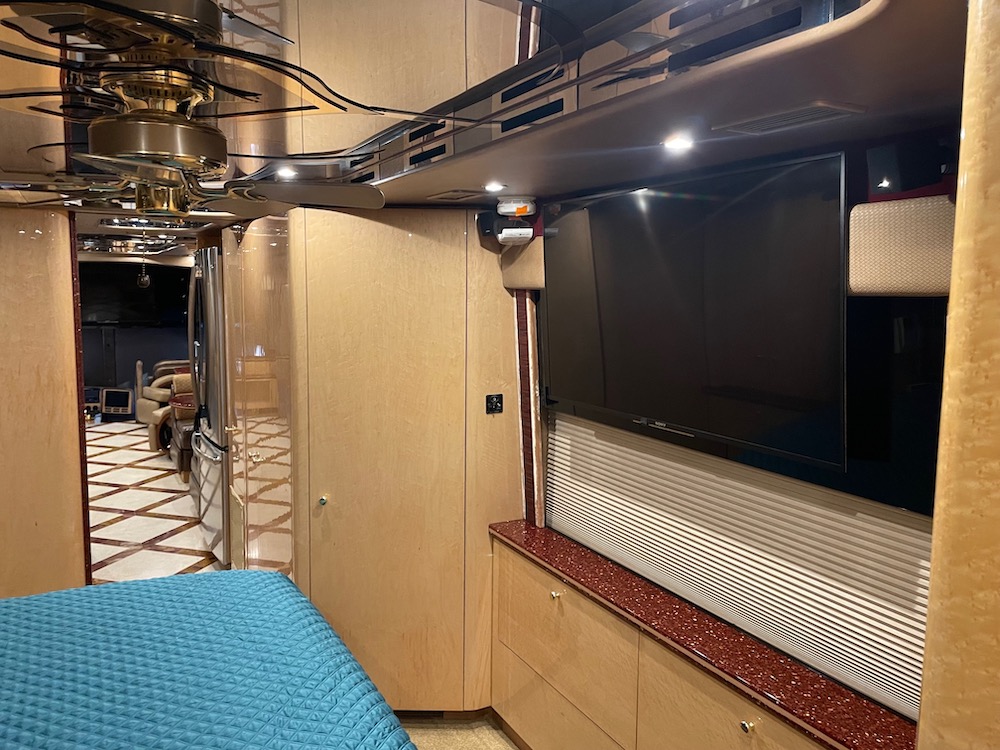 2008 Prevost Featherlite H3-45 For Sale