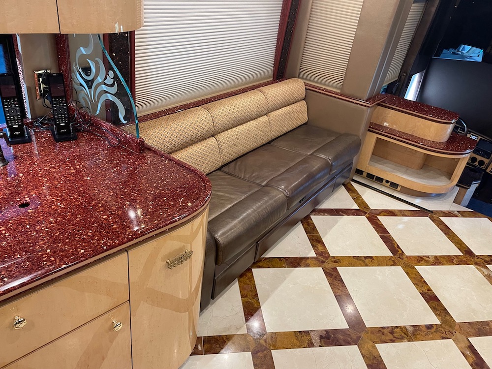 2008 Prevost Featherlite H3-45 For Sale