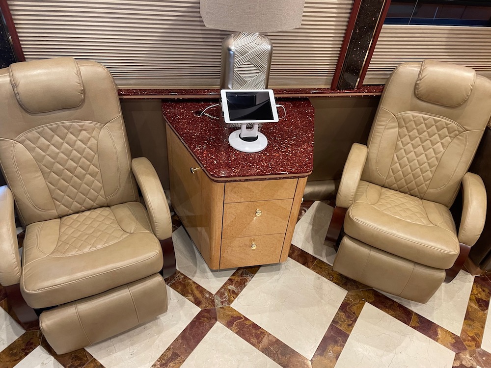 2008 Prevost Featherlite H3-45 For Sale