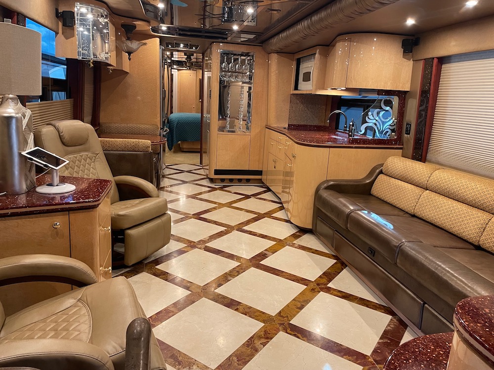 2008 Prevost Featherlite H3-45 For Sale