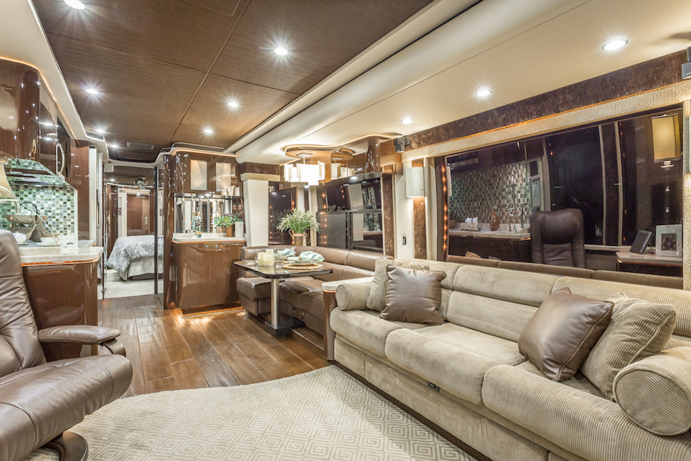 2008 Prevost Featherlite H3-45 For Sale