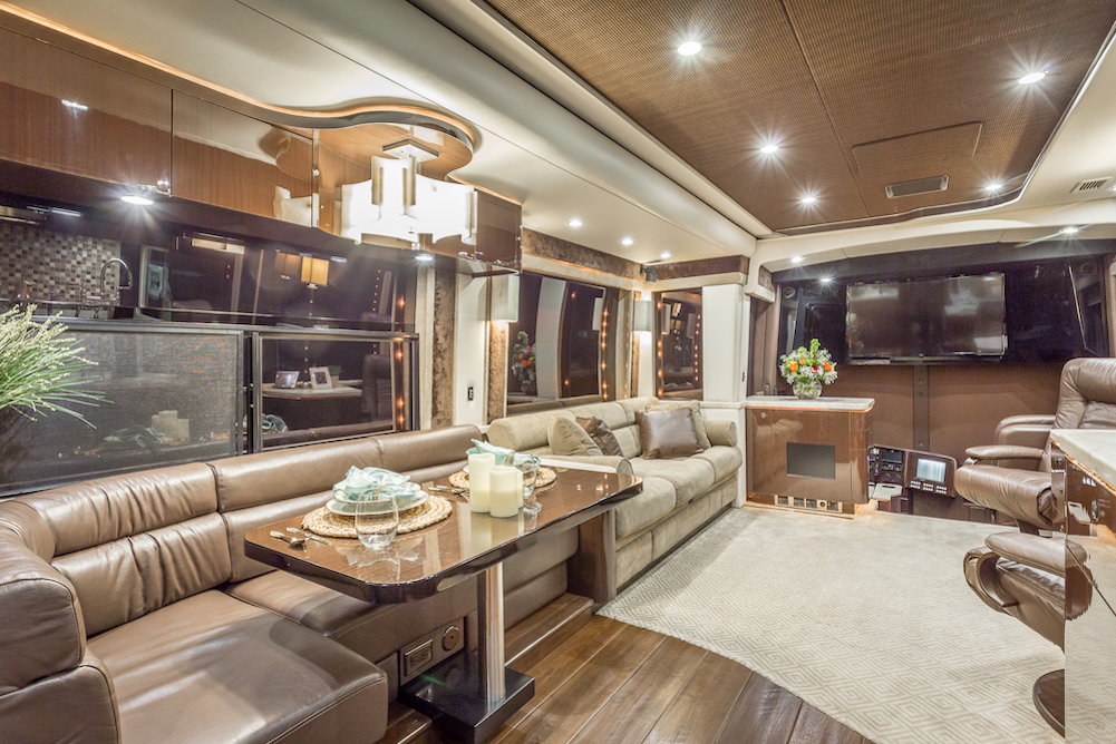 2008 Prevost Featherlite H3-45 For Sale