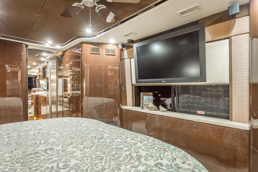 2008 Prevost Featherlite H3-45 For Sale