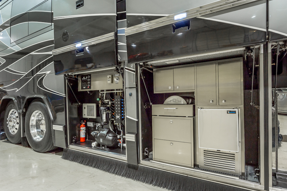 2008 Prevost Featherlite H3-45 For Sale