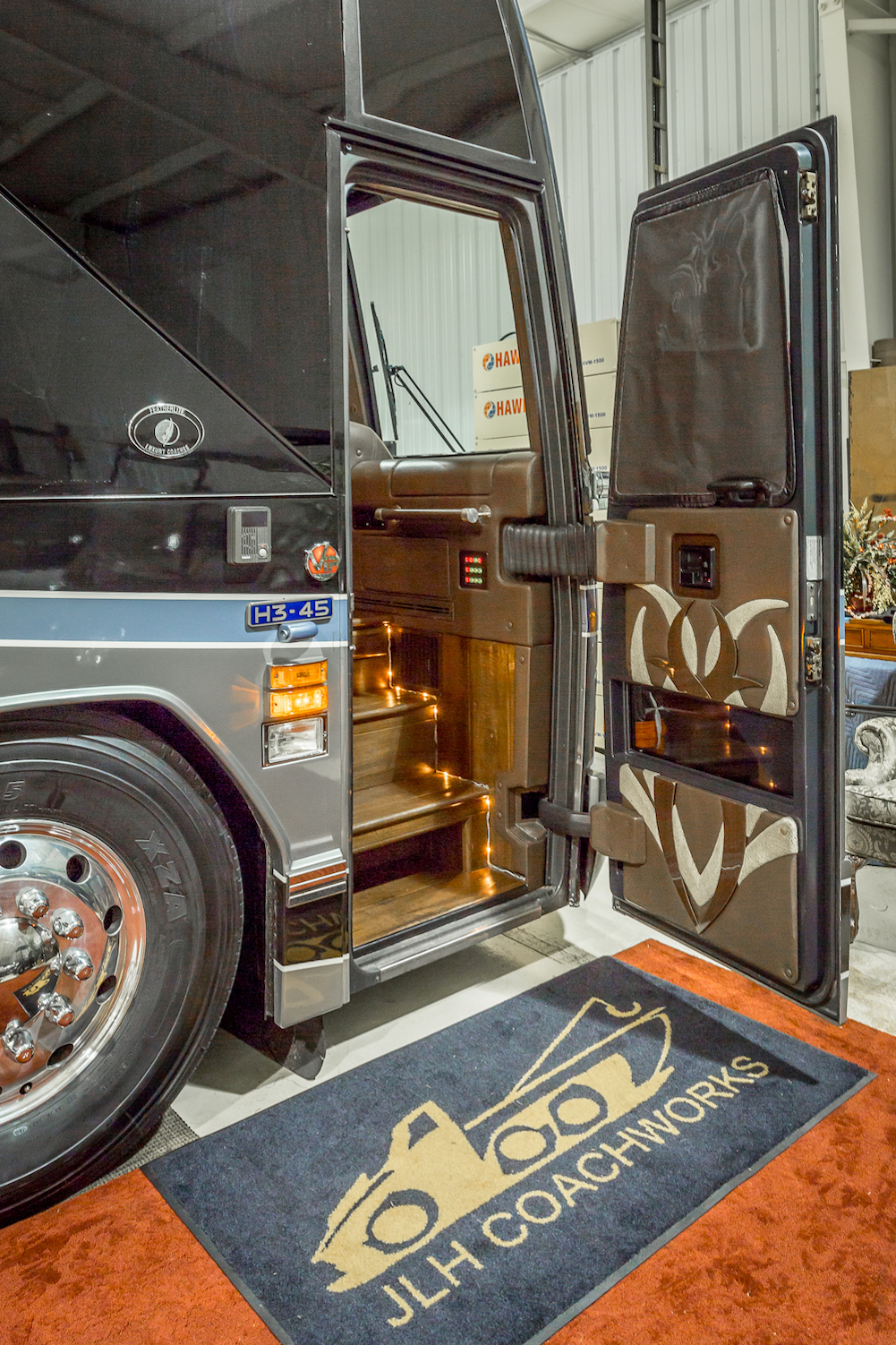 2008 Prevost Featherlite H3-45 For Sale