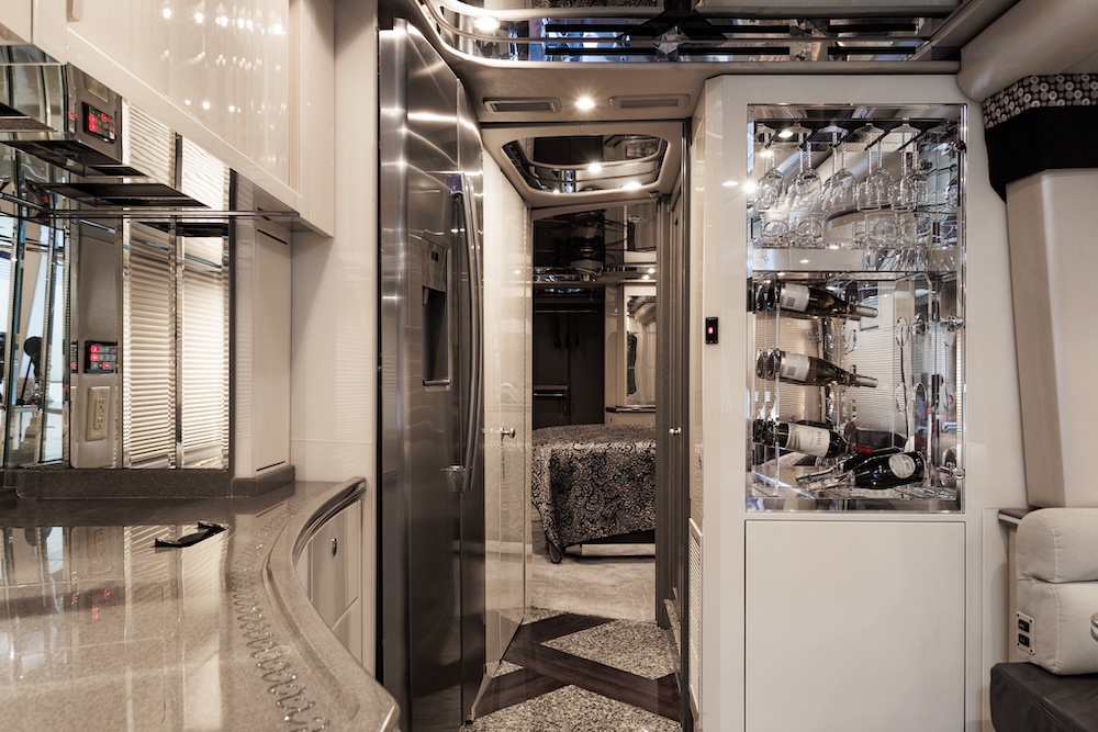 2008 Prevost Featherlite  H3-45 For Sale