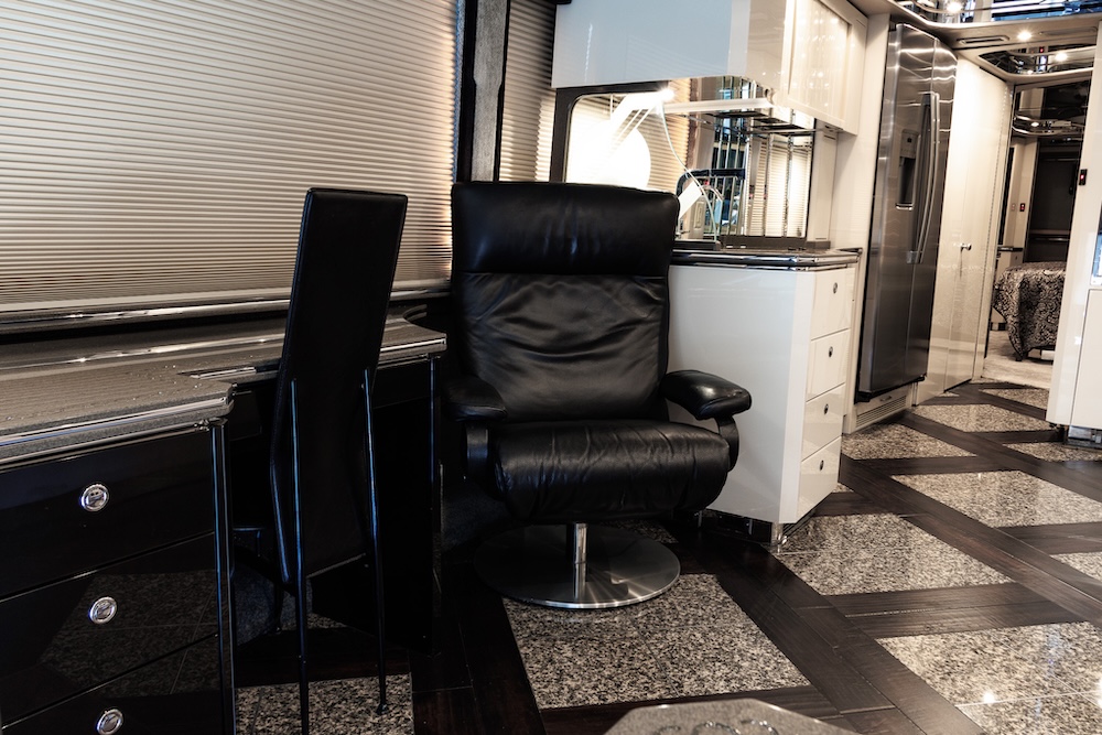 2008 Prevost Featherlite  H3-45 For Sale