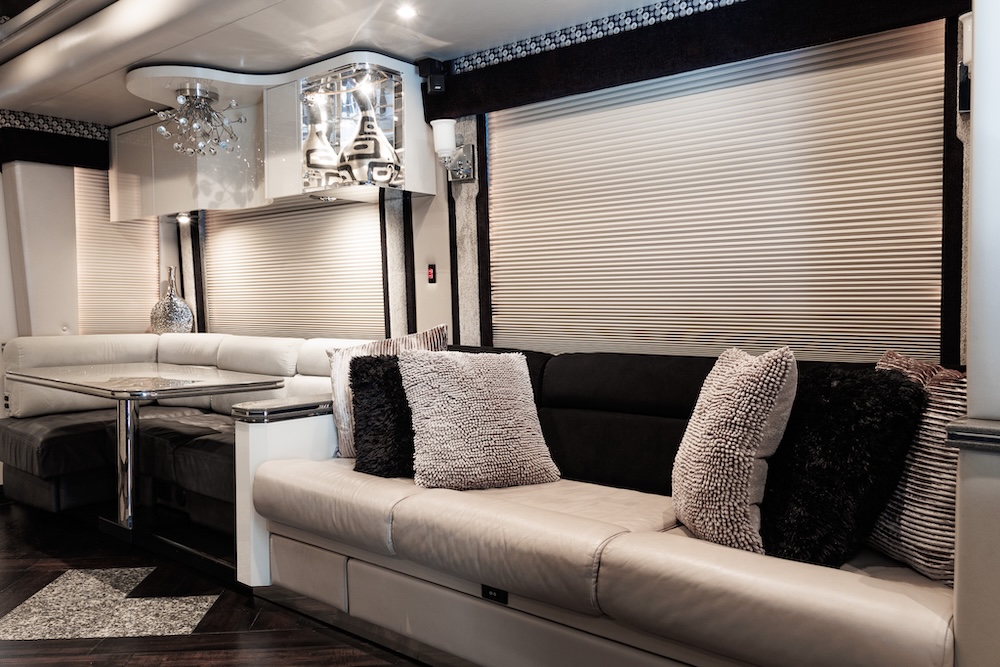 2008 Prevost Featherlite  H3-45 For Sale