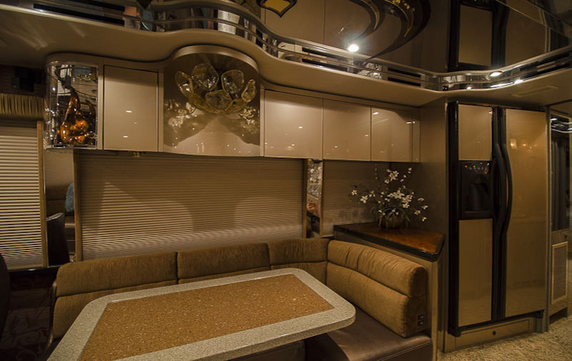 2008 Prevost Featherlite H3-45 For Sale