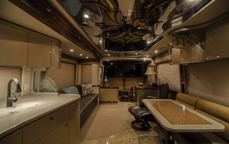 2008 Prevost Featherlite H3-45 For Sale