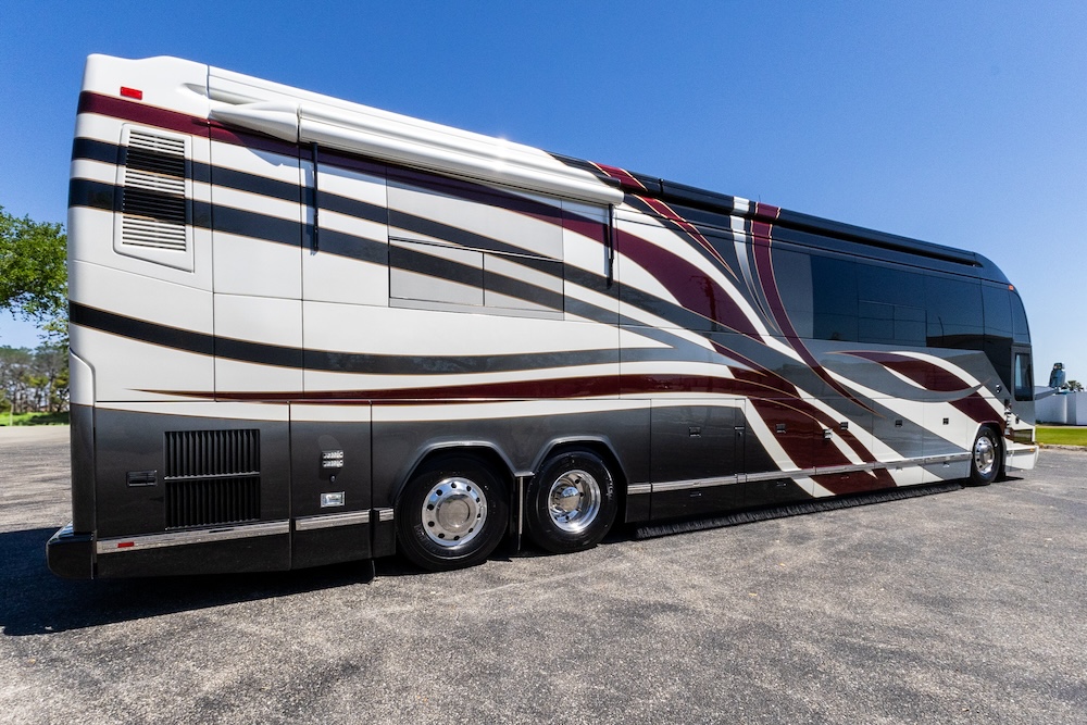 2008 Prevost Featherlite H3-45 For Sale