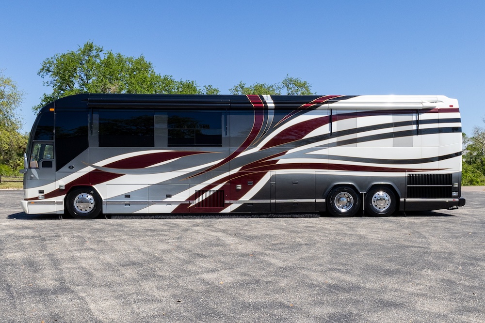 2008 Prevost Featherlite H3-45 For Sale