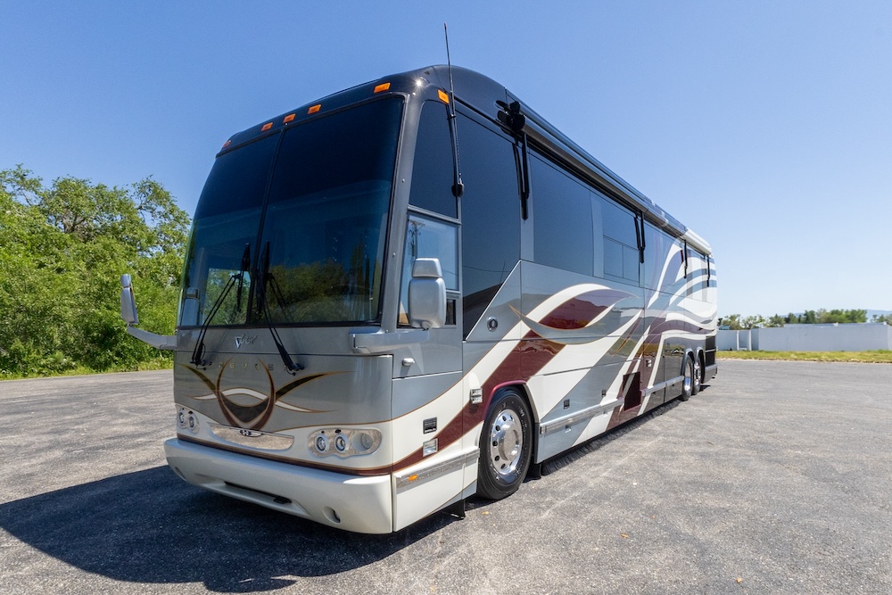 2008 Prevost Featherlite H3-45 For Sale