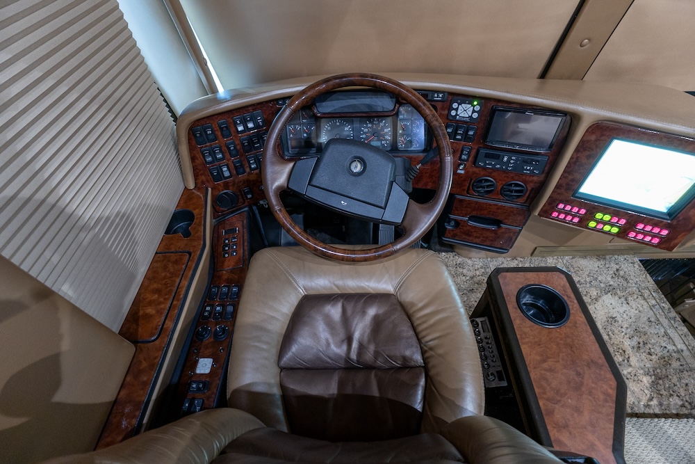 2008 Prevost Featherlite H3-45 For Sale