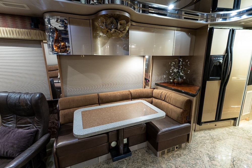 2008 Prevost Featherlite H3-45 For Sale