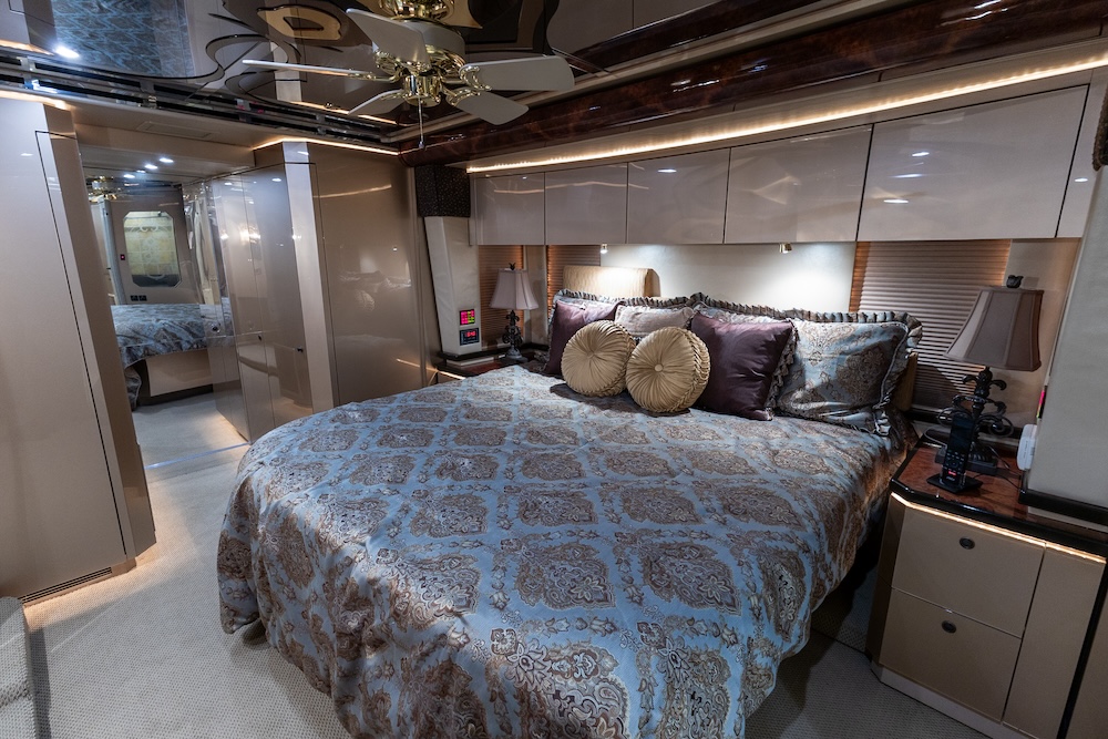 2008 Prevost Featherlite H3-45 For Sale