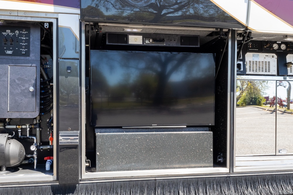 2008 Prevost Featherlite H3-45 For Sale