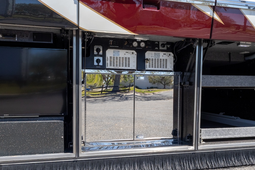 2008 Prevost Featherlite H3-45 For Sale