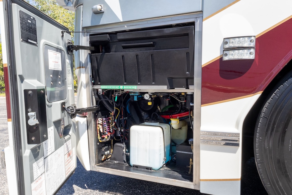 2008 Prevost Featherlite H3-45 For Sale