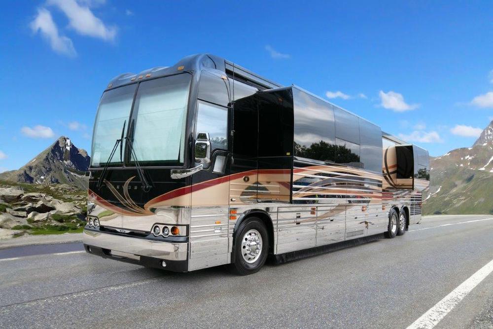 2008 Prevost Featherlite XLII For Sale