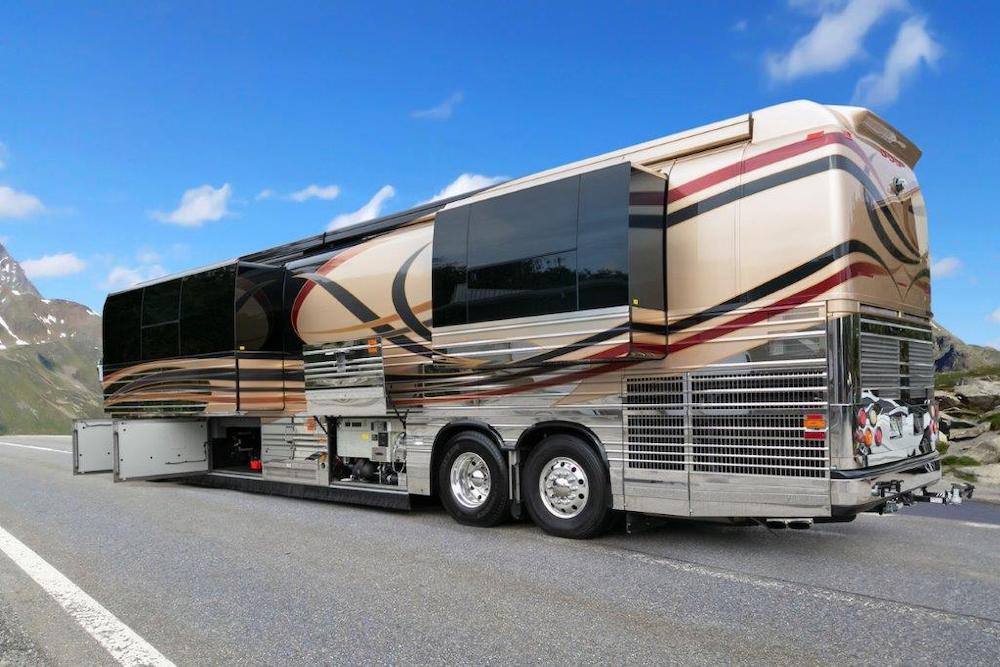 2008 Prevost Featherlite XLII For Sale