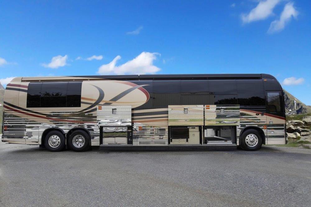 2008 Prevost Featherlite XLII For Sale