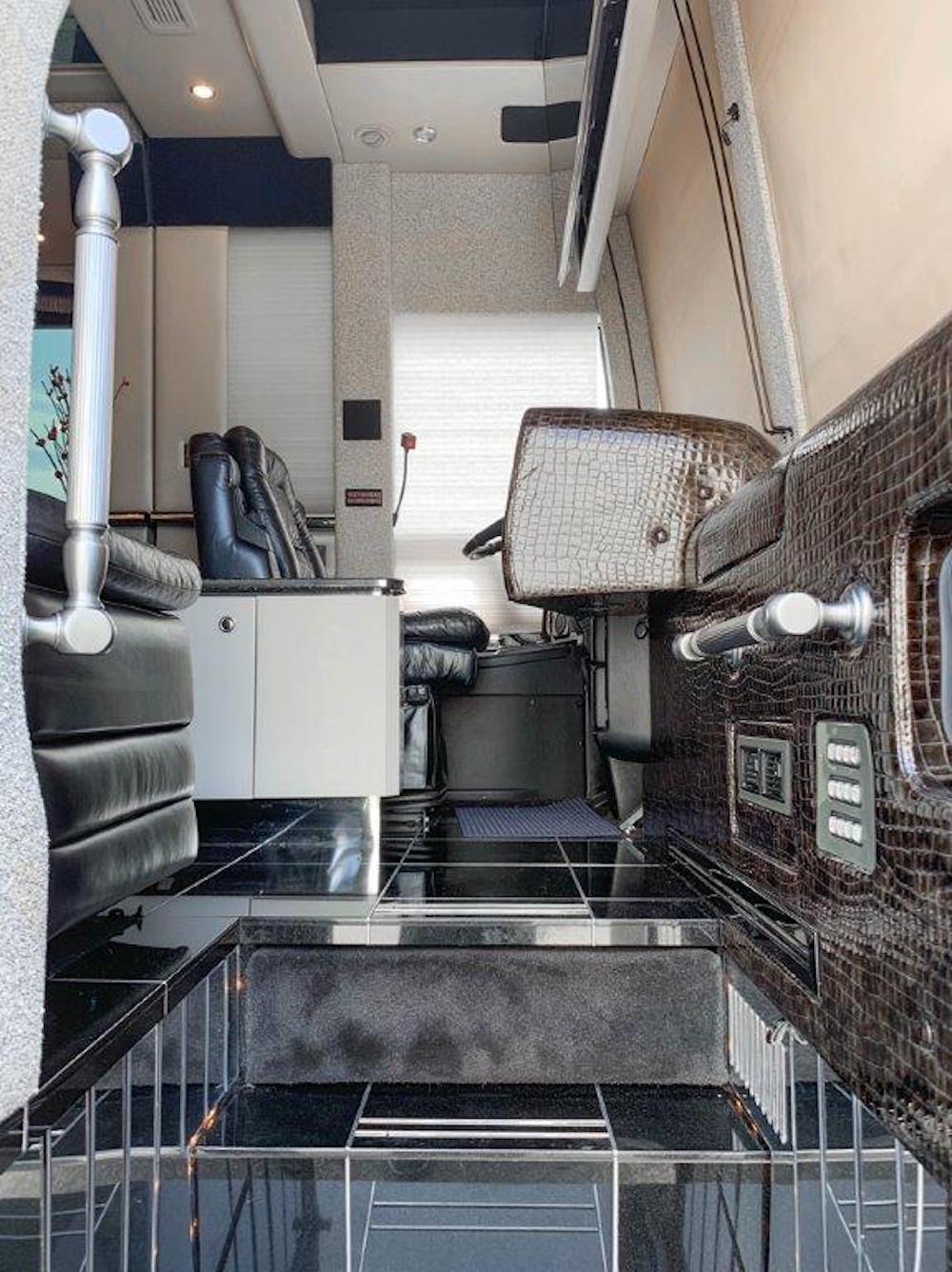 2008 Prevost Featherlite XLII For Sale