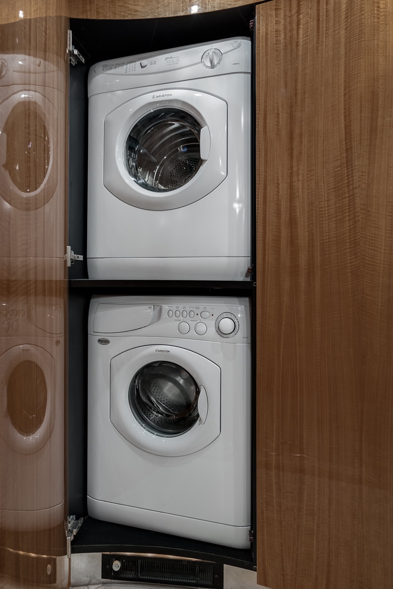 2008 Prevost Legendary XLII For Sale