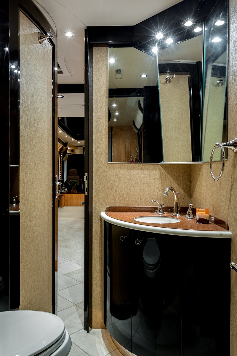 2008 Prevost Legendary XLII For Sale