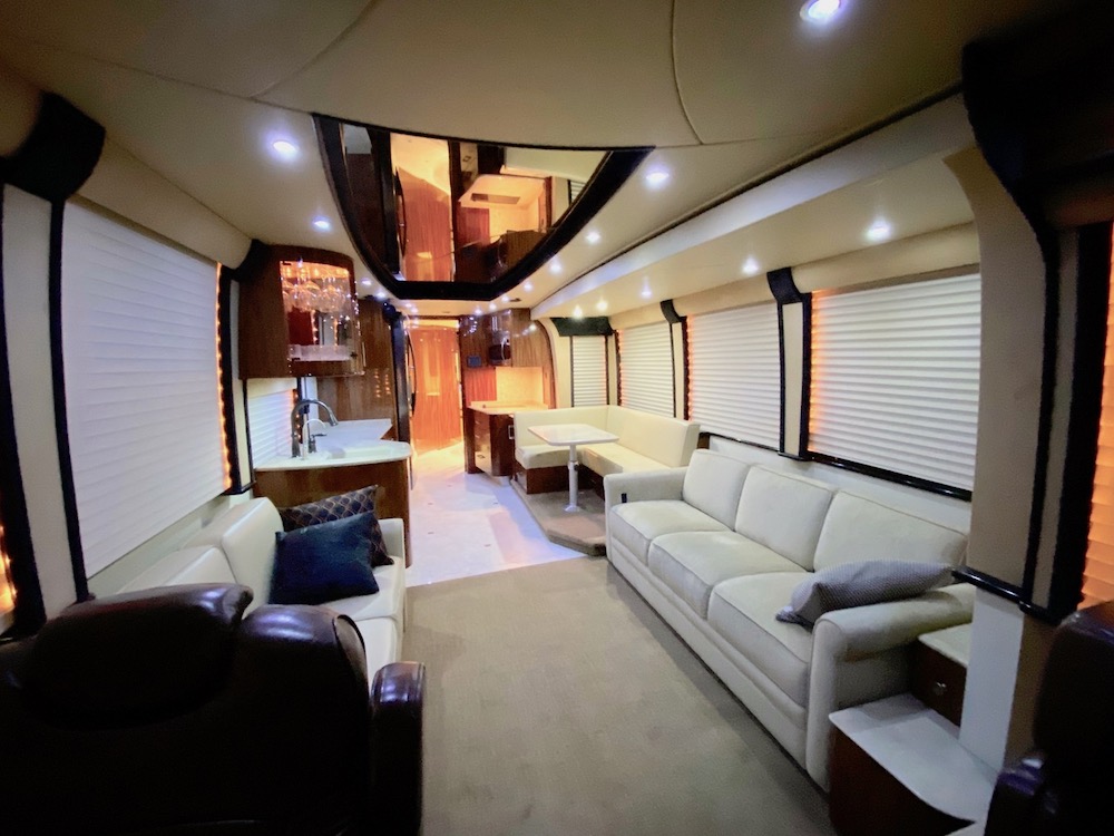 2008 Prevost Legendary XLII For Sale